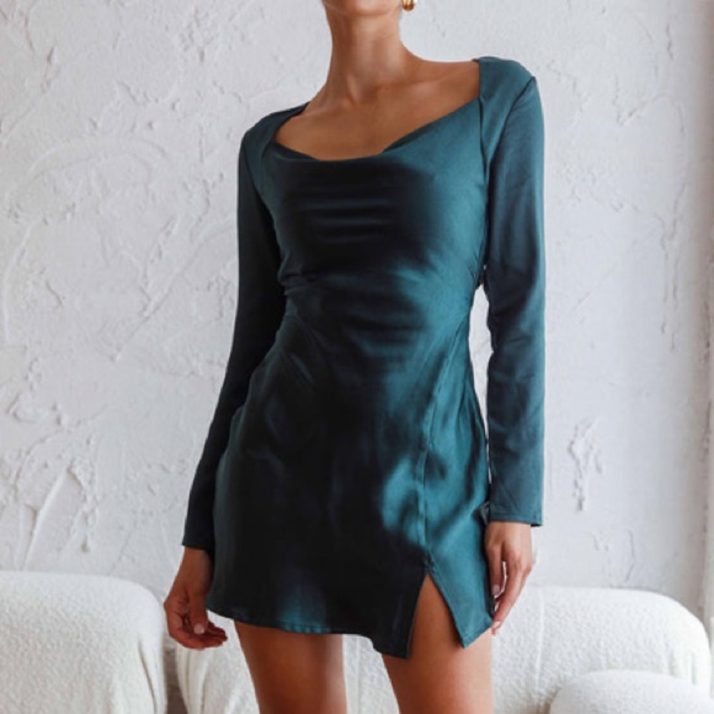 Selfie Leslie dress